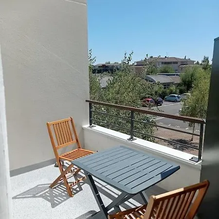 Sur La Des Dagueys Apartment Libourne